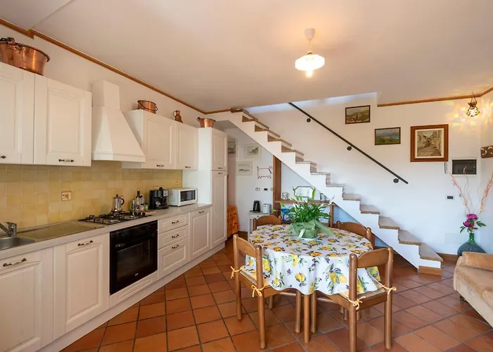 La Casa Di Monica E Luciano בית נופש